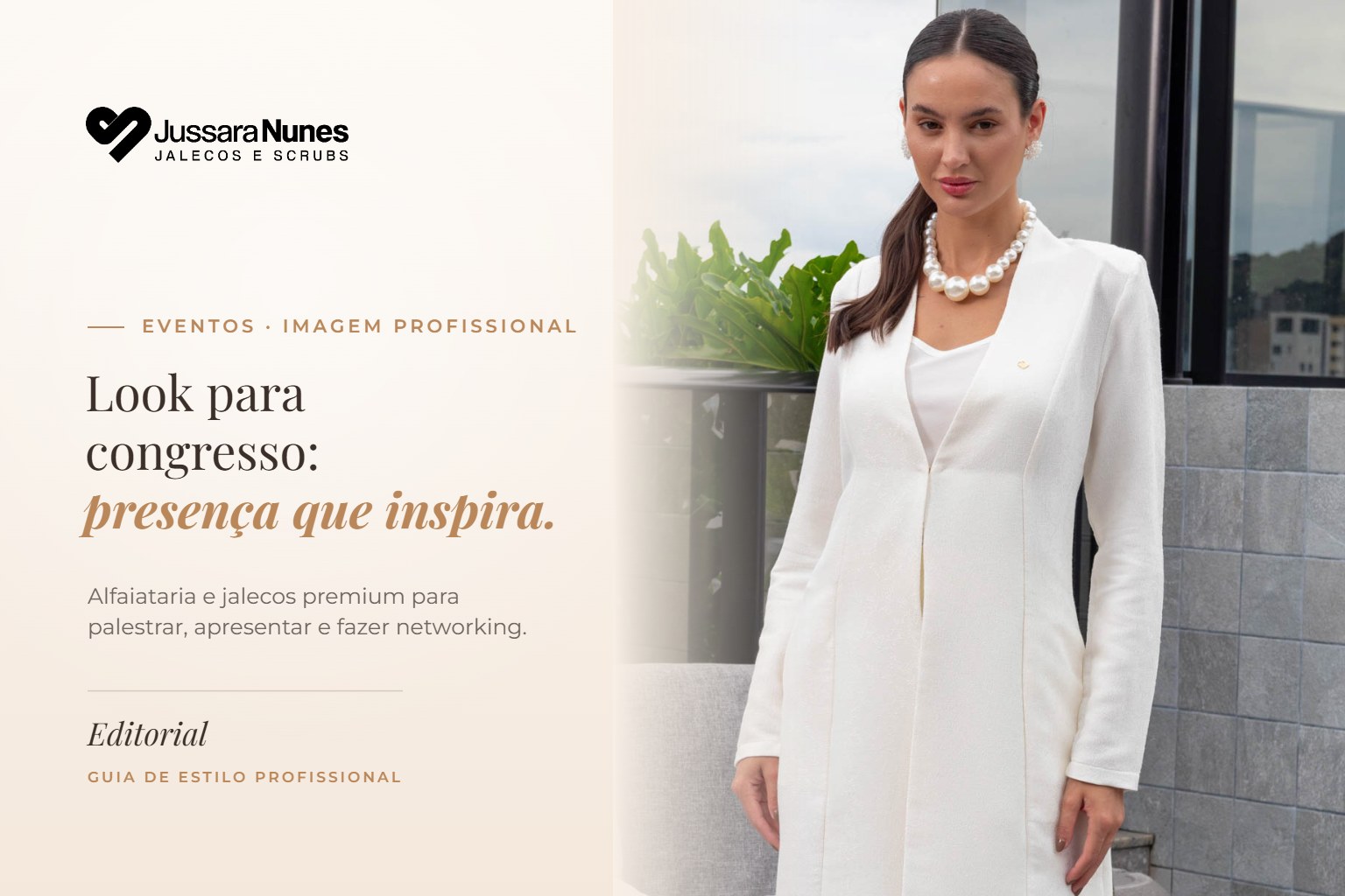 Capa look para congresso: profissional usando Jaleco Elegance Jacquard Off-White de alfaiataria da Jussara Nunes