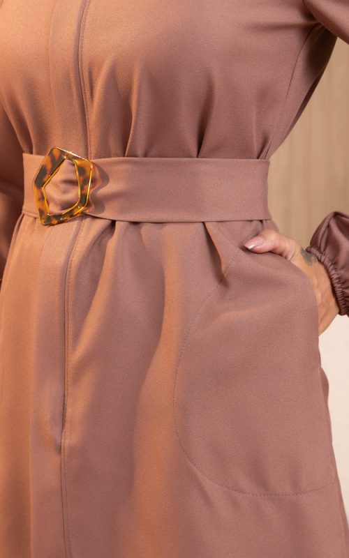 jaleco feminino fendi jaleco com cinto jaleco elegante jaleco gola careca jaleco manga bufante jaleco fashion jaleco para estética jaleco para recepcionista jaleco social jaleco bege estiloso