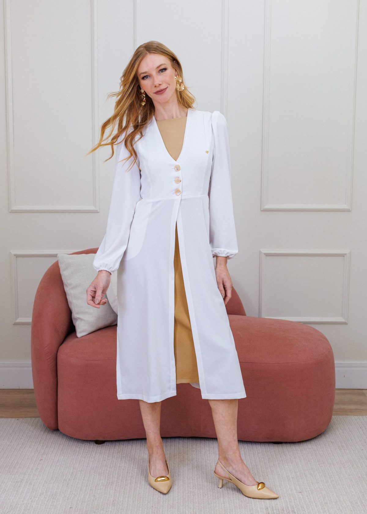 Jaleco-midi-fluido-branco-esteticista-medica