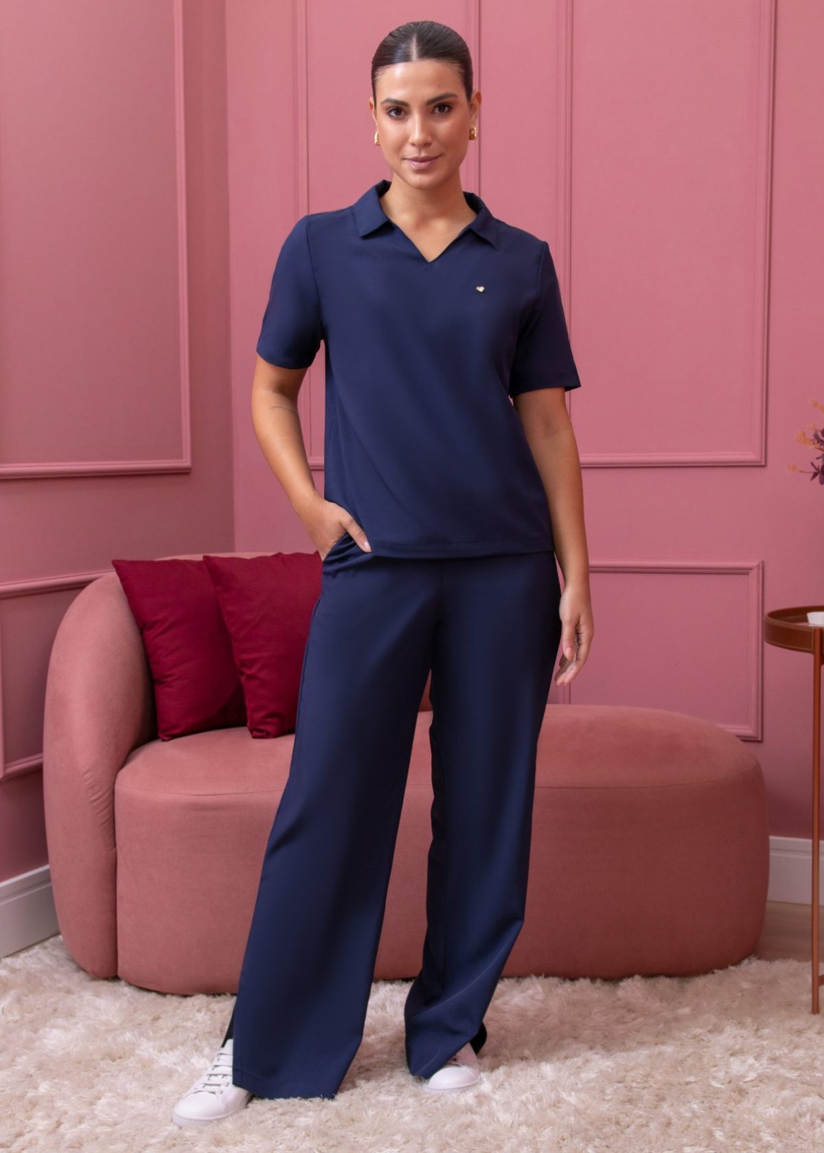 scrub feminino azul marinho para estetica em malha confortavel – jussara jalecos